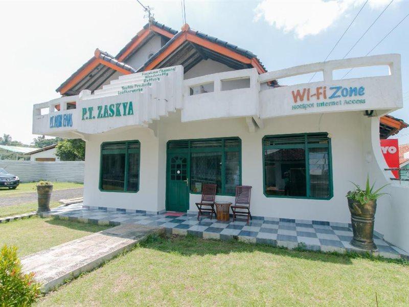 Oyo 2858 Vafa Guesthouse Cianjur Εξωτερικό φωτογραφία