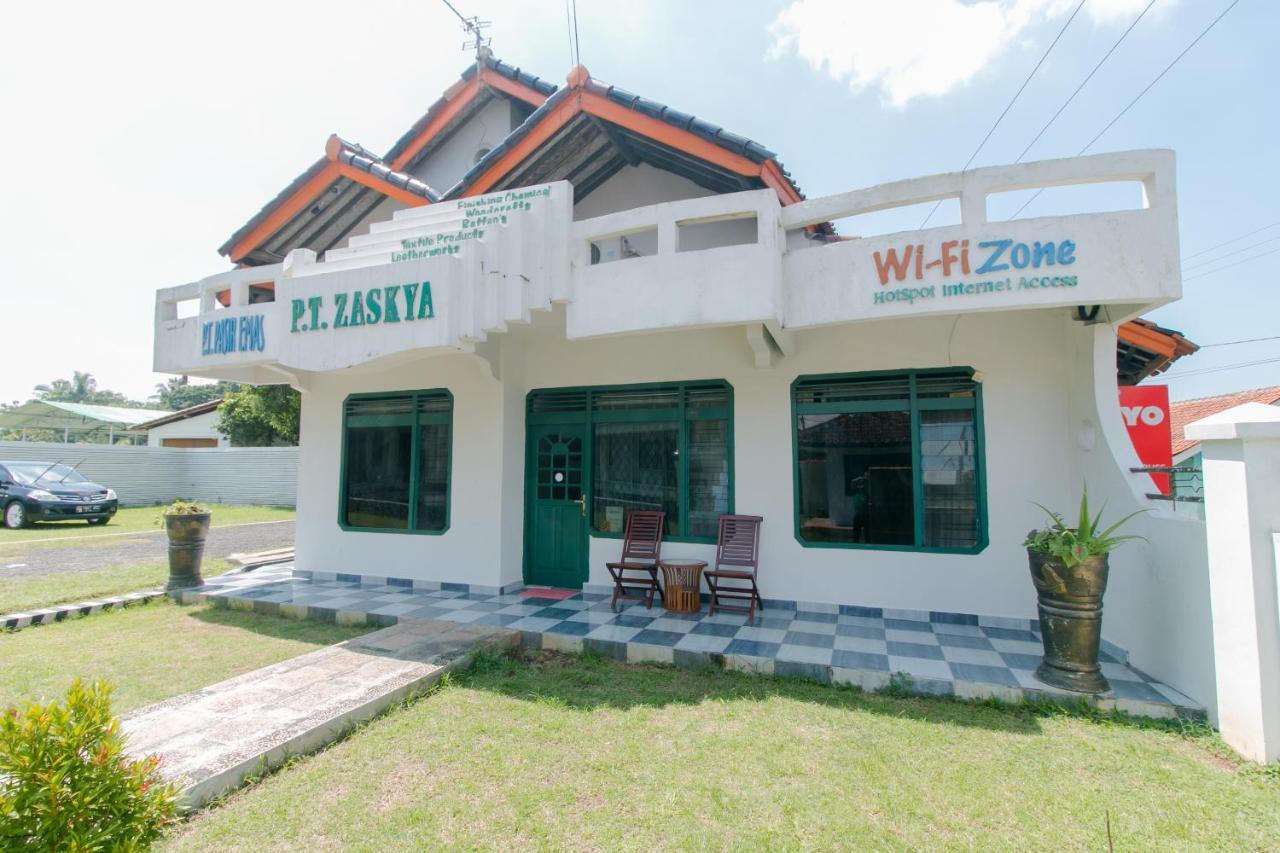 Oyo 2858 Vafa Guesthouse Cianjur Εξωτερικό φωτογραφία