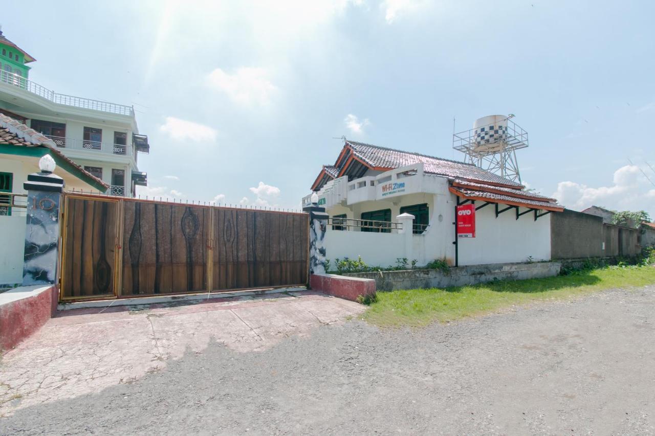 Oyo 2858 Vafa Guesthouse Cianjur Εξωτερικό φωτογραφία